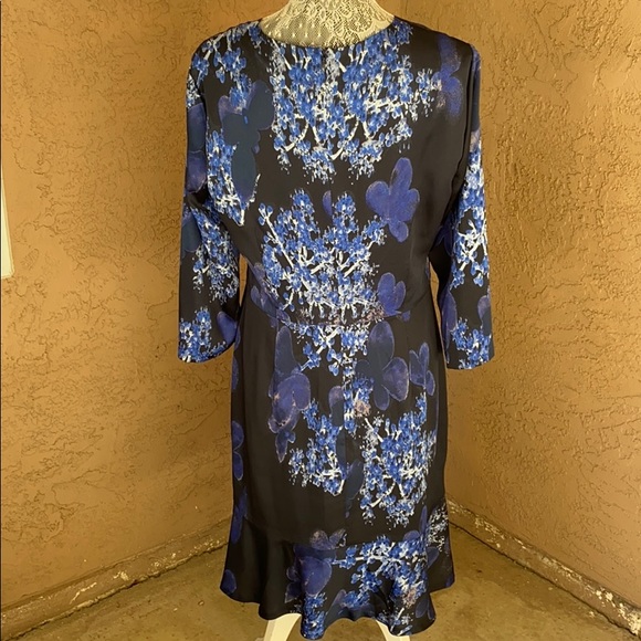 Banana Republic 2 piece dress & matching clutch - Picture 3 of 6